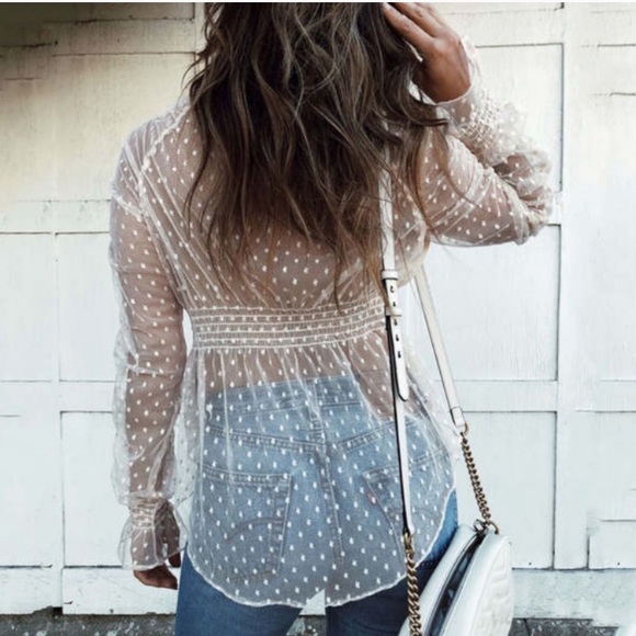 🌿One Left !Sweetest Polka Dot Gauze Blouse - Picture 2 of 6